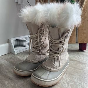 Sorel Joan of arctic boots